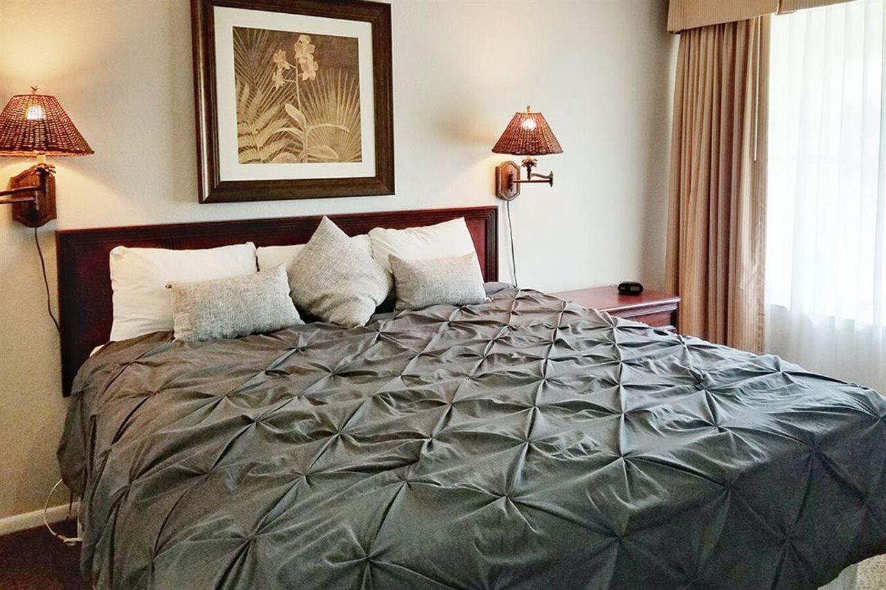 Parc Corniche Condominium Suites Williamsburg Bagian luar foto