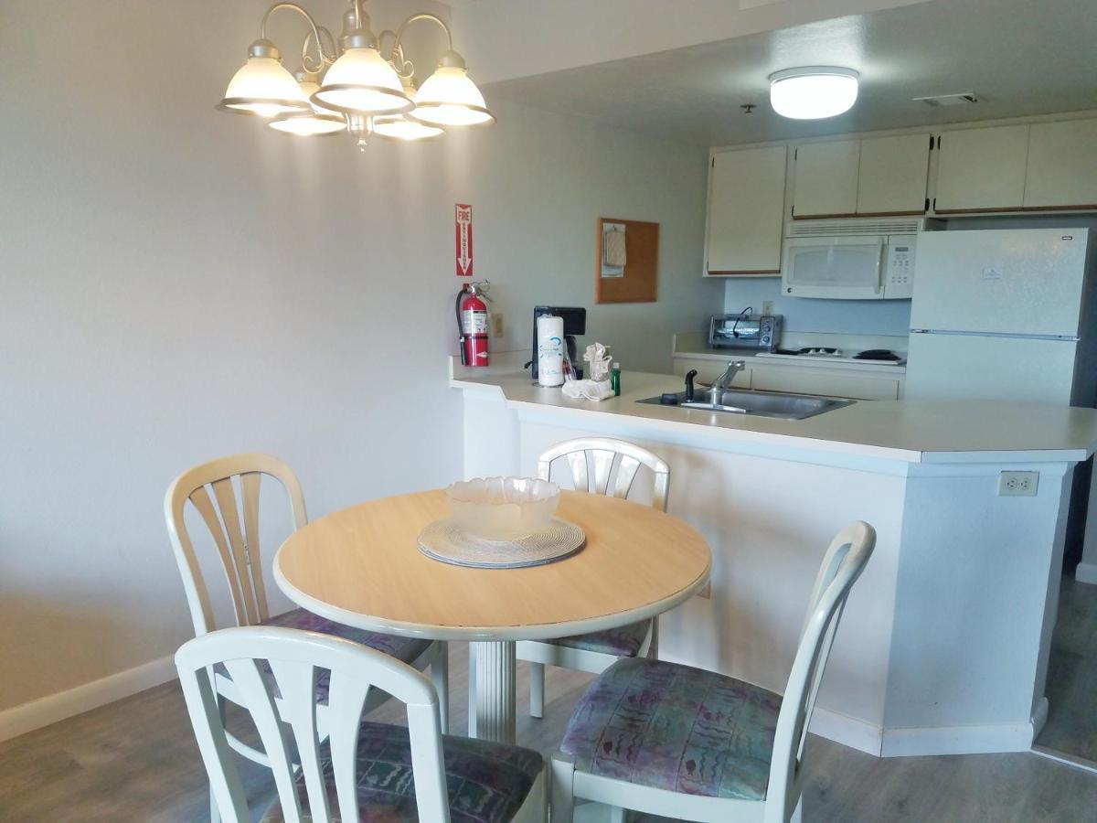 Parc Corniche Condominium Suites Williamsburg Bagian luar foto