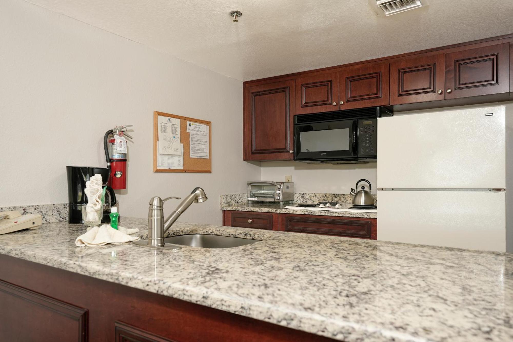 Parc Corniche Condominium Suites Williamsburg Bagian luar foto